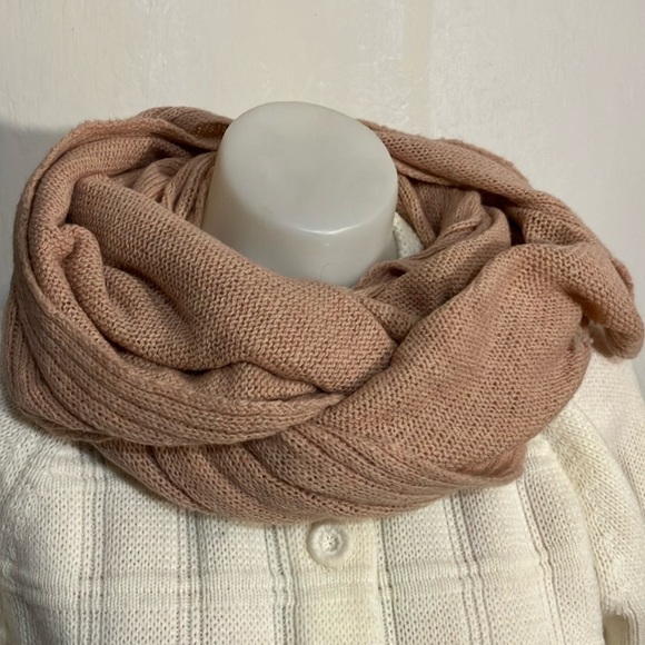 🌈 H&M infinity scarf dusty rose wool blend - Picture 1 of 4